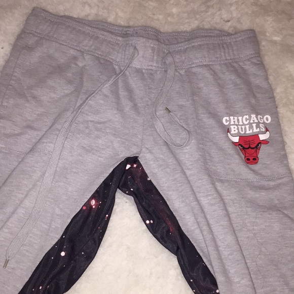 Large Chicago bulls joggers - Picture 2 of 3